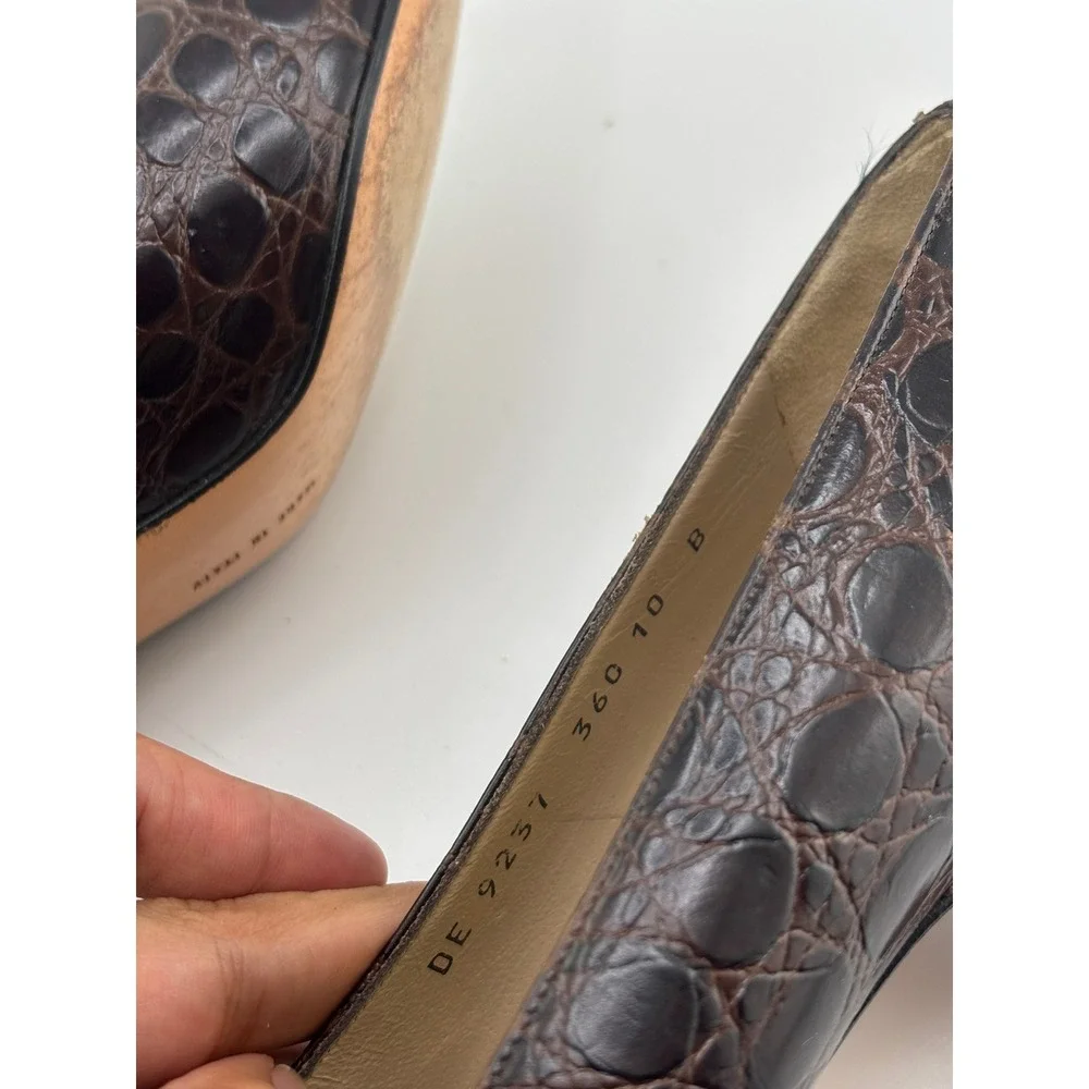 Salvatore Ferragamo Brown Croc Embossed Leather Pumps Heels DE 9237 10 B Italy